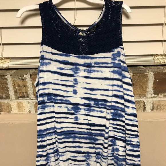 Blue Tank - Picture 2 of 6